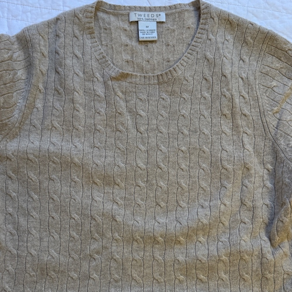 Tweeds Women's Tan Cable Knit Crewneck Sweater *FLAW*